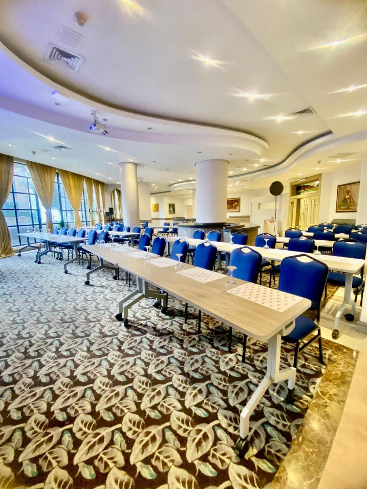 Hotel Dann Carlton Cali Bagian luar foto