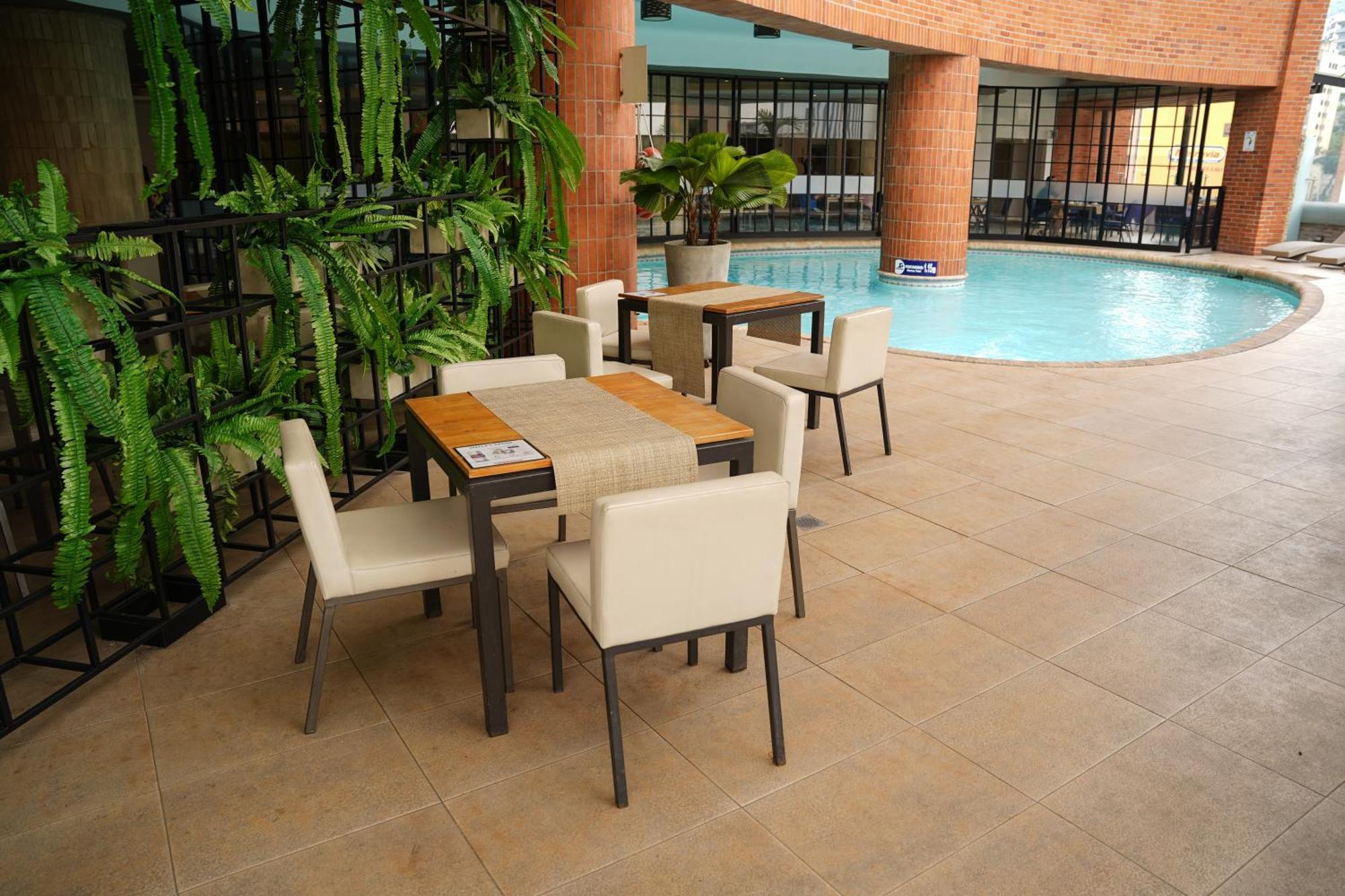 Hotel Dann Carlton Cali Bagian luar foto