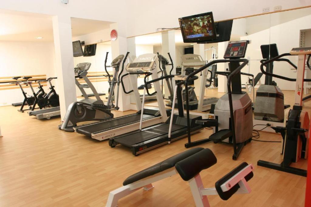 Hotel Dann Carlton Cali Bagian luar foto