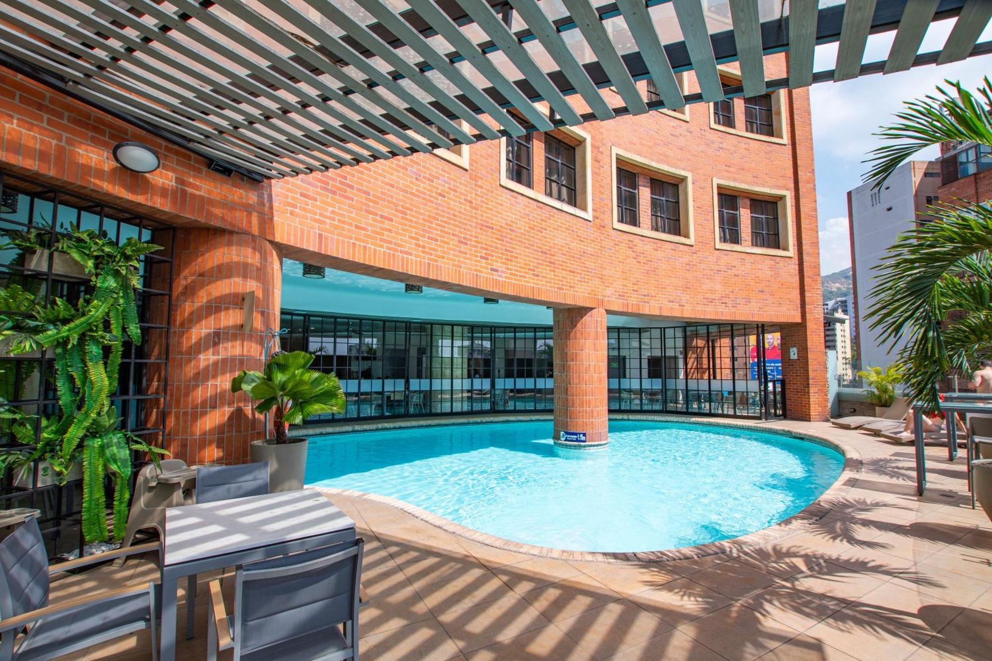 Hotel Dann Carlton Cali Bagian luar foto
