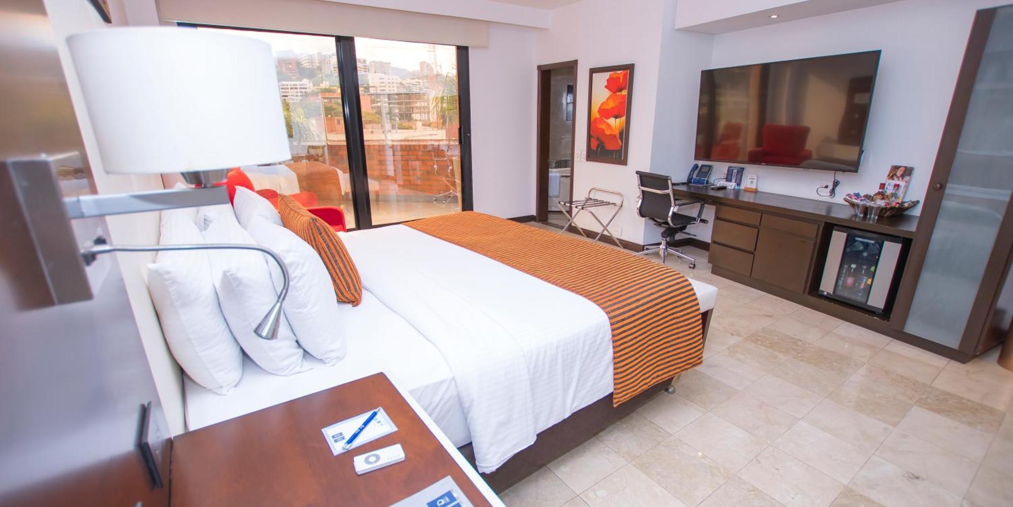 Hotel Dann Carlton Cali Bagian luar foto
